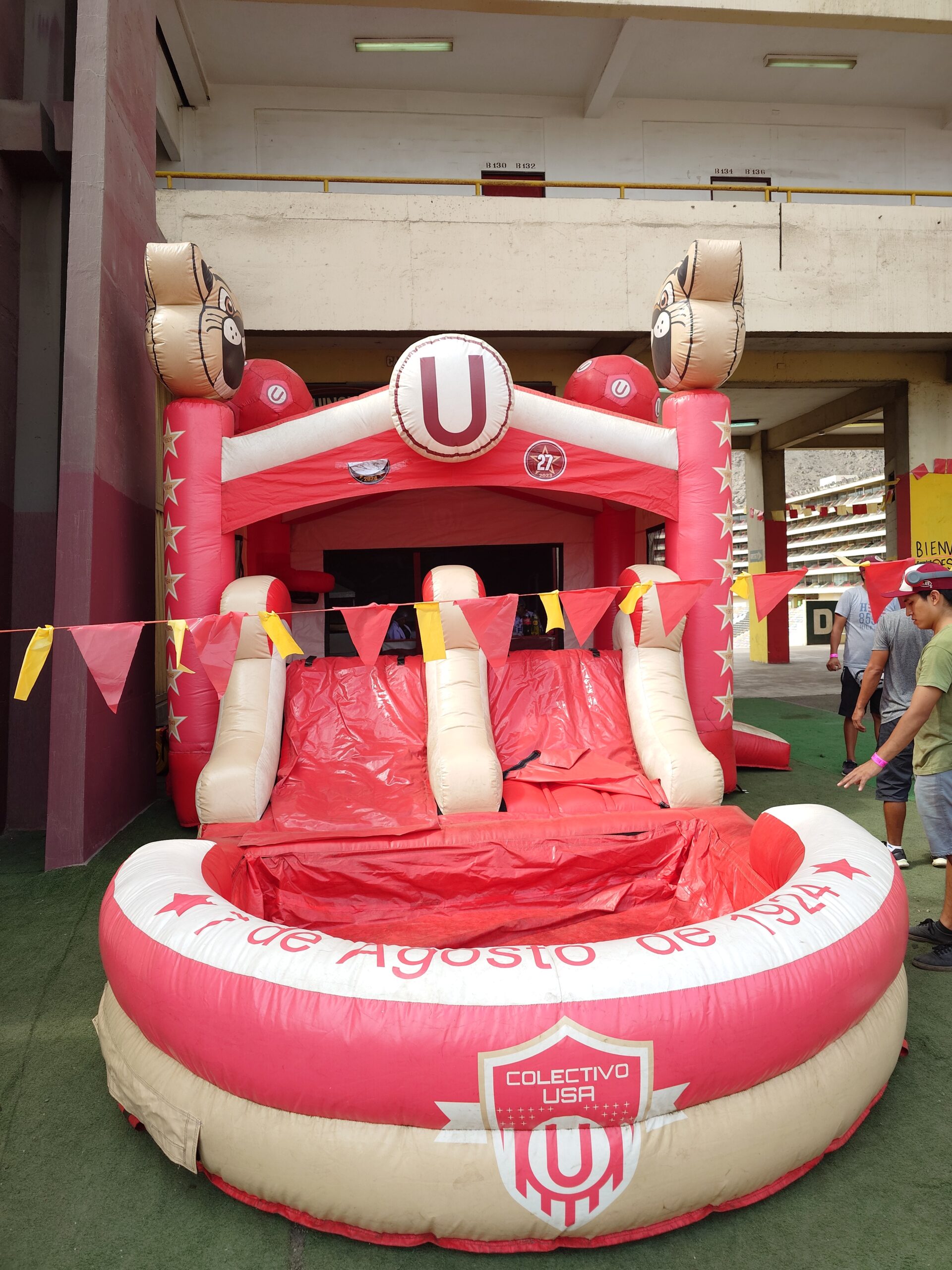 Activación Bouncy Castle en Tribuna Familiar Sur