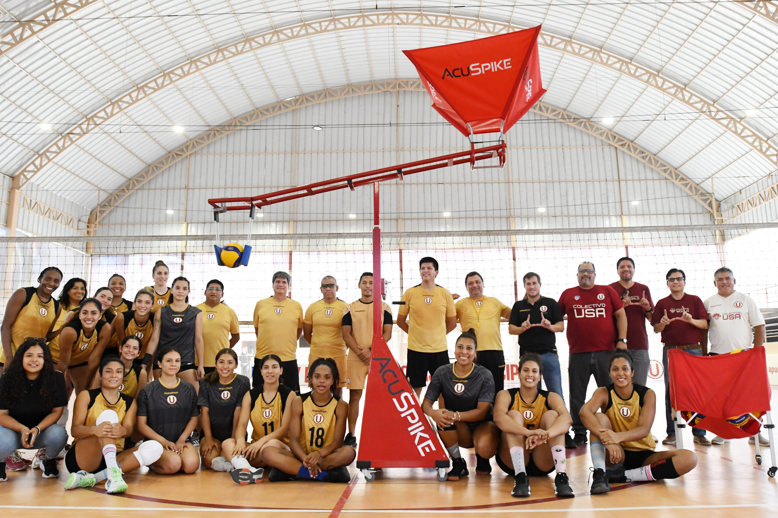 Donación de Maquina de Entrenamiento AcuSpike a las Pumas